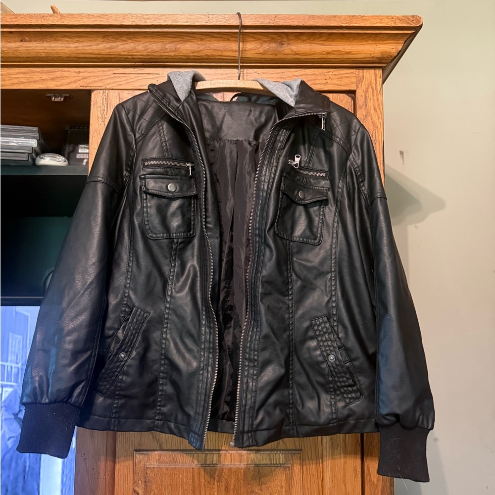 Source Unknown Black and Gray Leather Jacket Classic Design